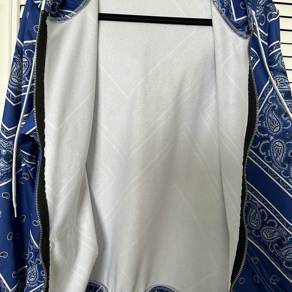 Bandana Hoodie - Picture 4 of 9